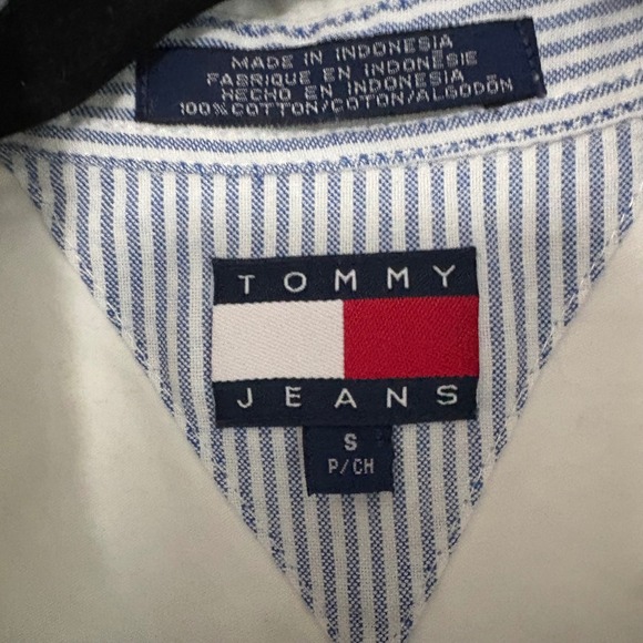Tommy Jeans VTG Women's White Button Down Shirt Classic Logo Pocket Size S - Picture 3 of 4